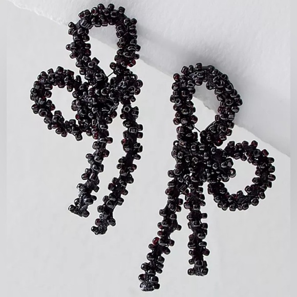 Free People Brandy Bow Dangles Beaded Earrings - Black - NWT - Picture 1 of 7